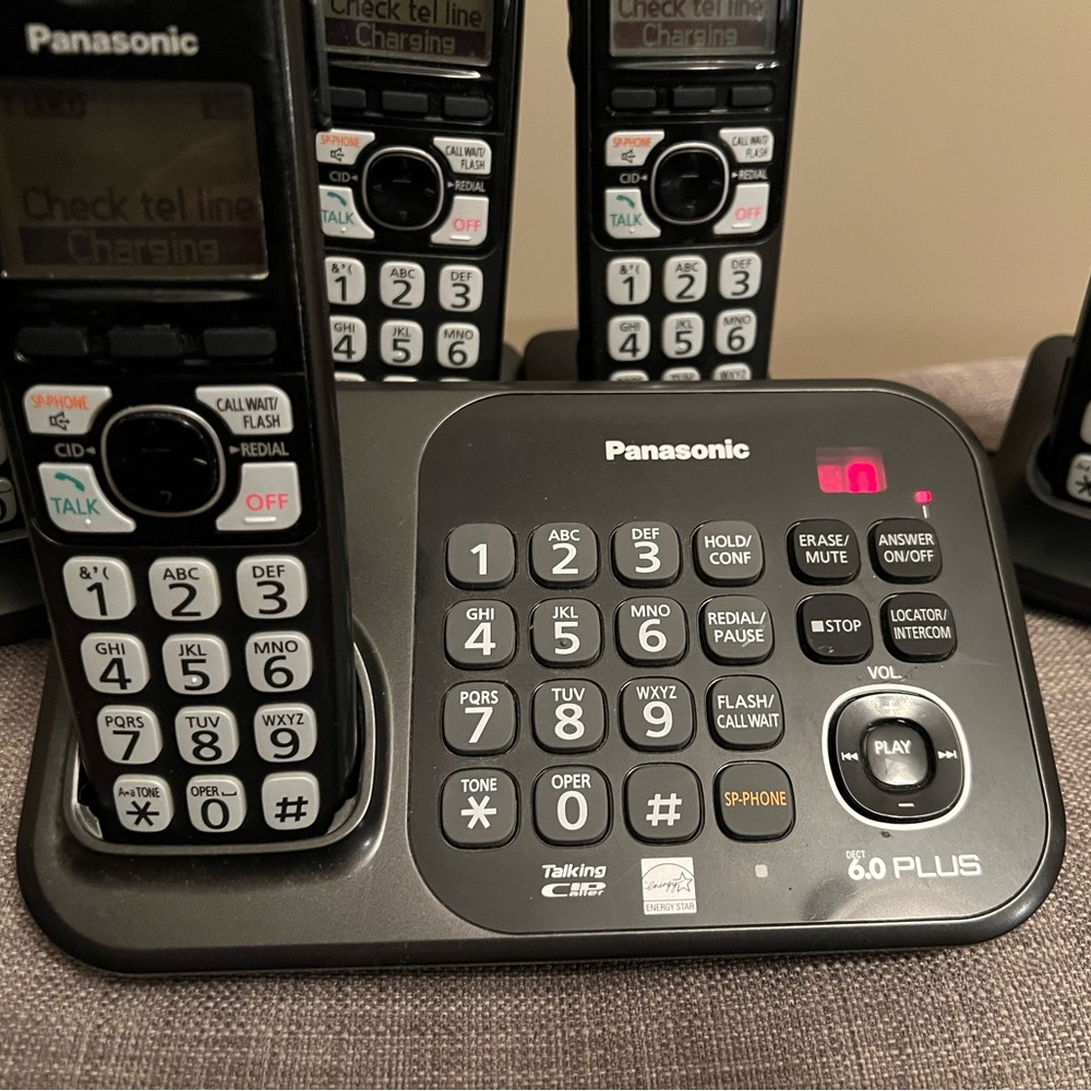 Panasonic 5-Cordless Phone Answering System